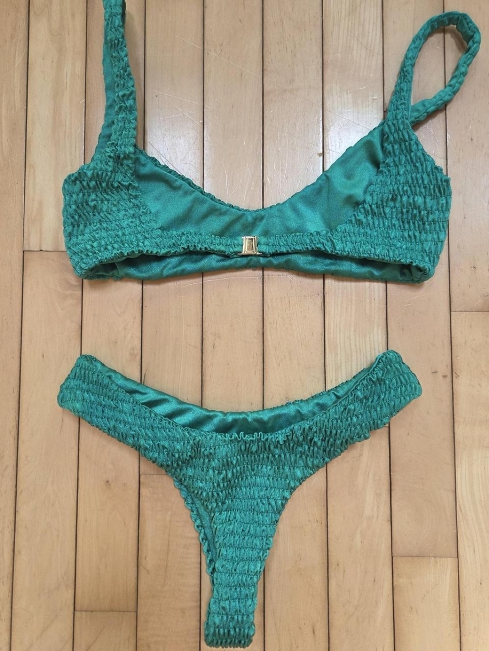 Green Two-Piece Bikini Set - Picture 2 of 4